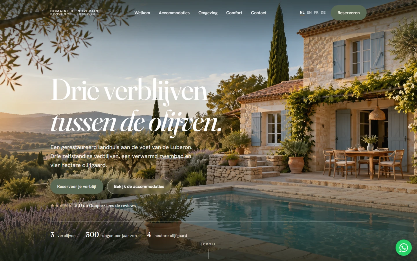 Voorbeeldwebsite met grote accommodatiefoto’s, eigen uitstraling en een reserveerknop
