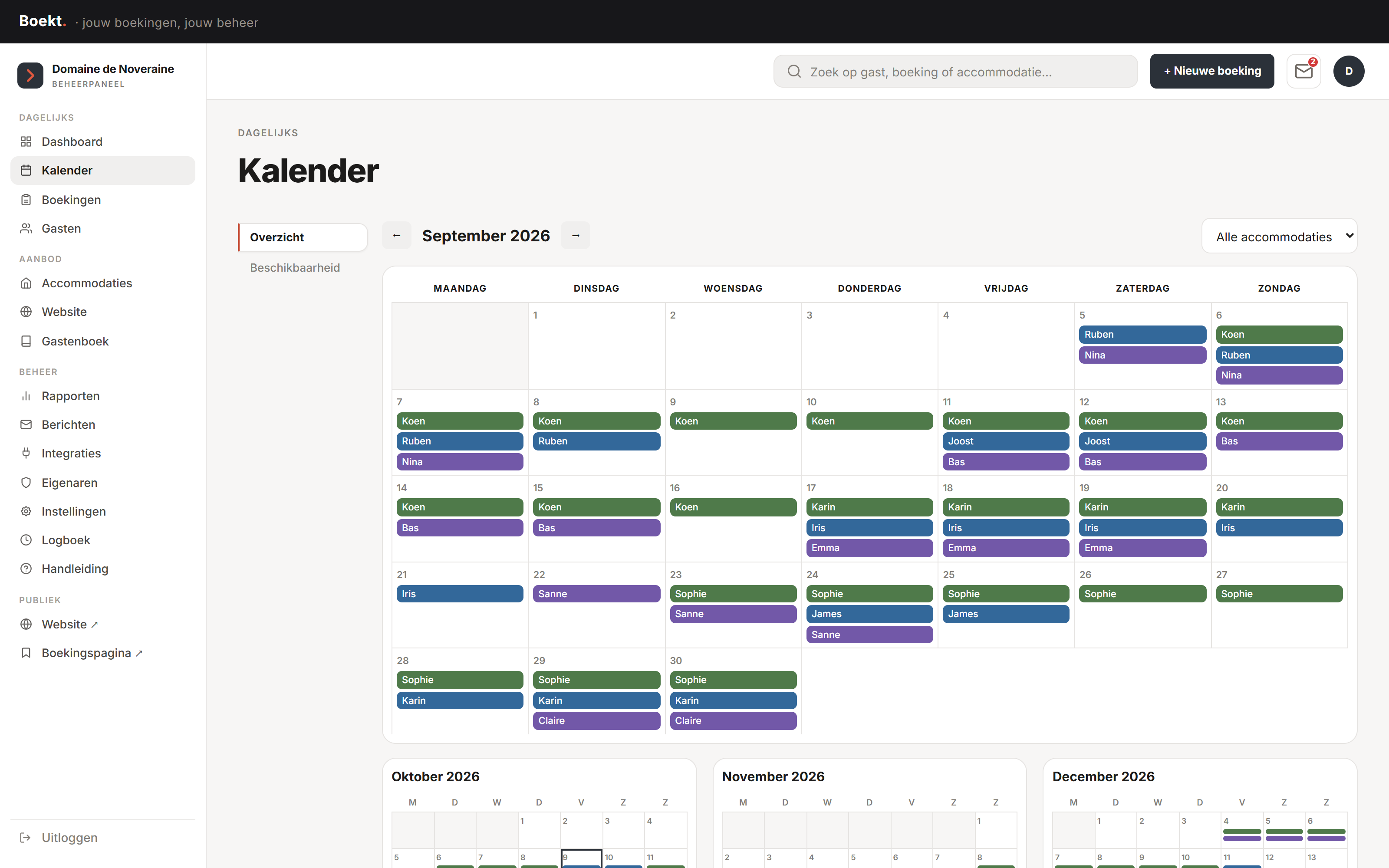 De kalender met beschikbaarheid en boekingen per accommodatie